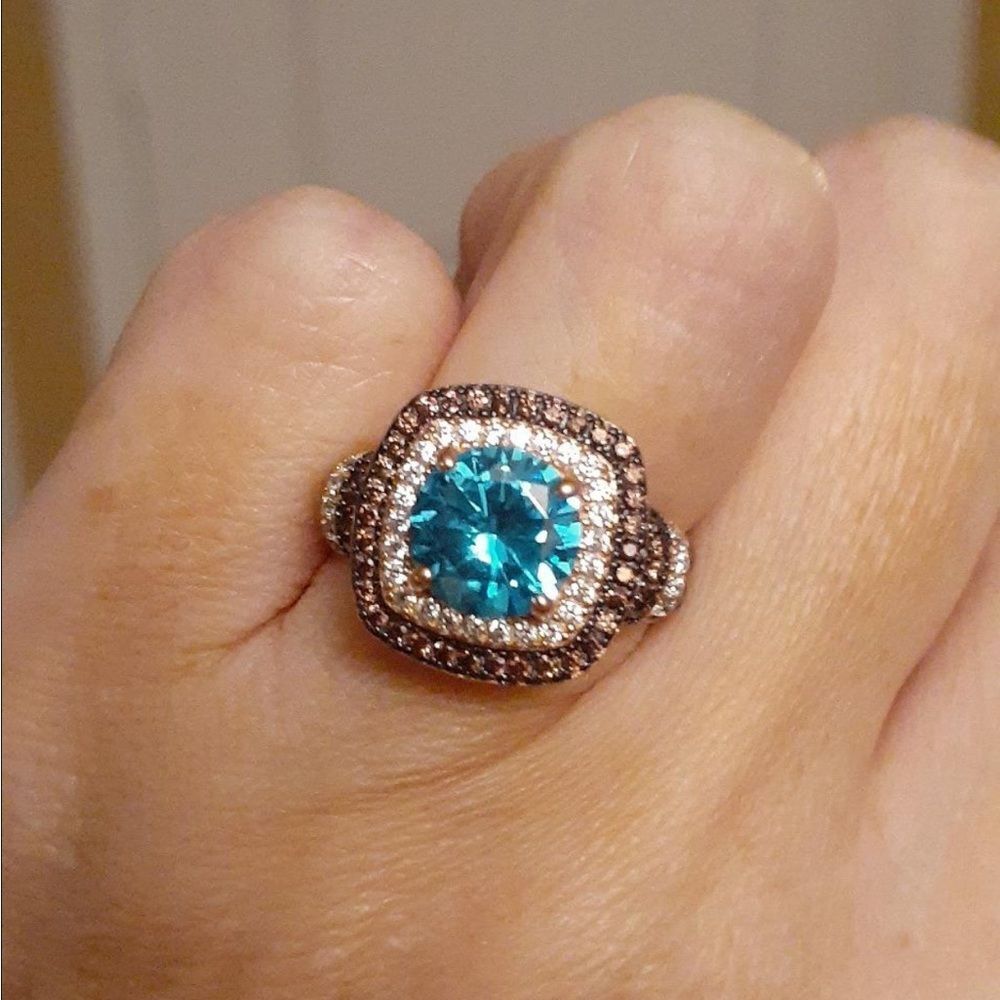18k Radiant Blue Topaz and Champagne Diamonds Ring - Picture 7 of 7